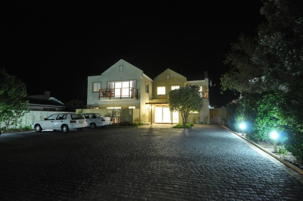 Bamboo Guest House Hermanus Exteriör bild