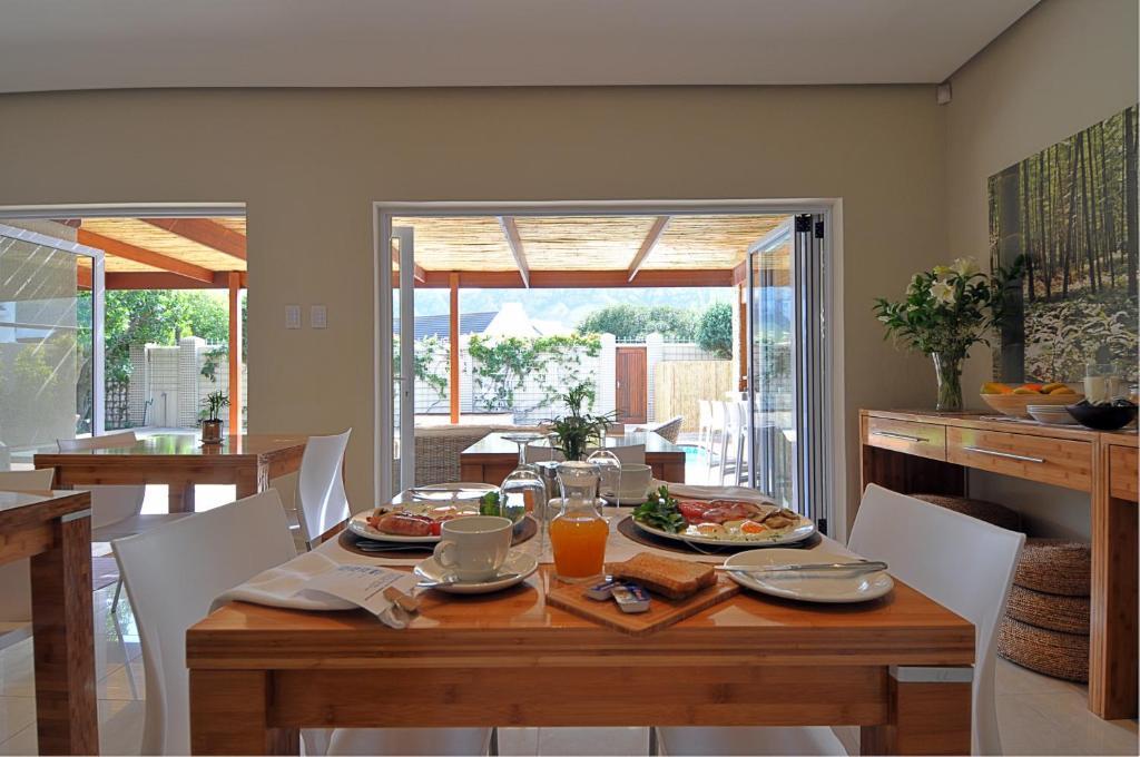 Bamboo Guest House Hermanus Exteriör bild