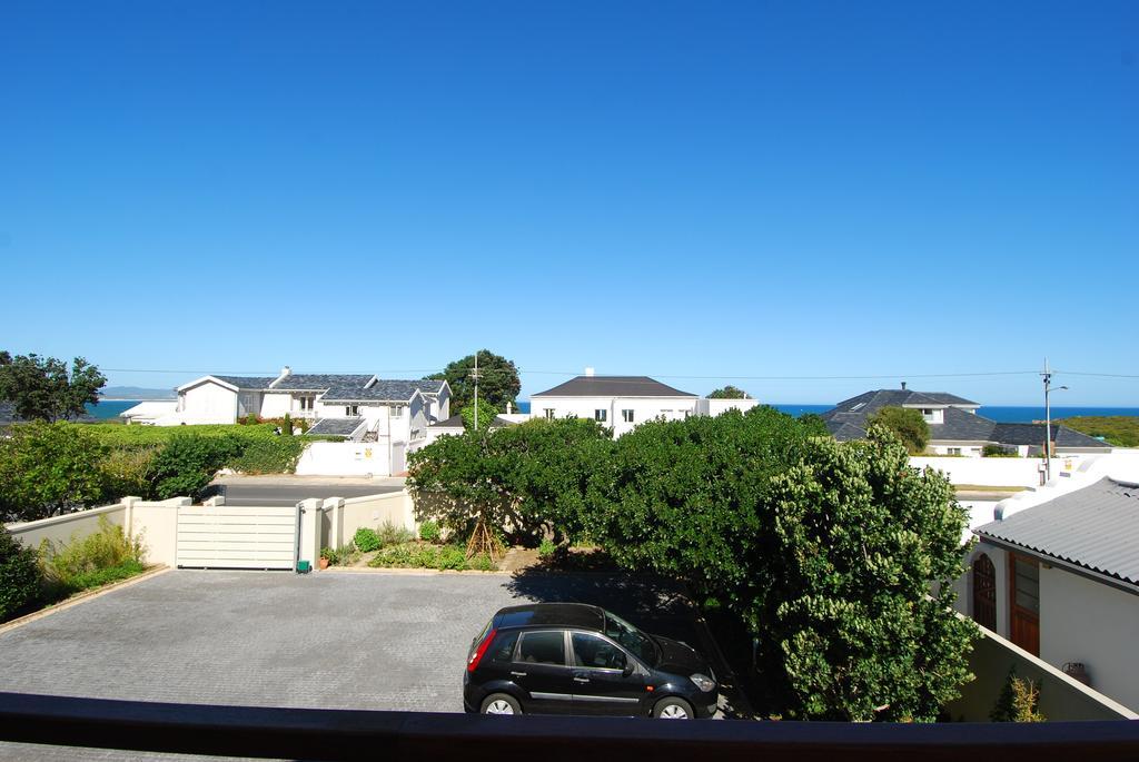 Bamboo Guest House Hermanus Exteriör bild