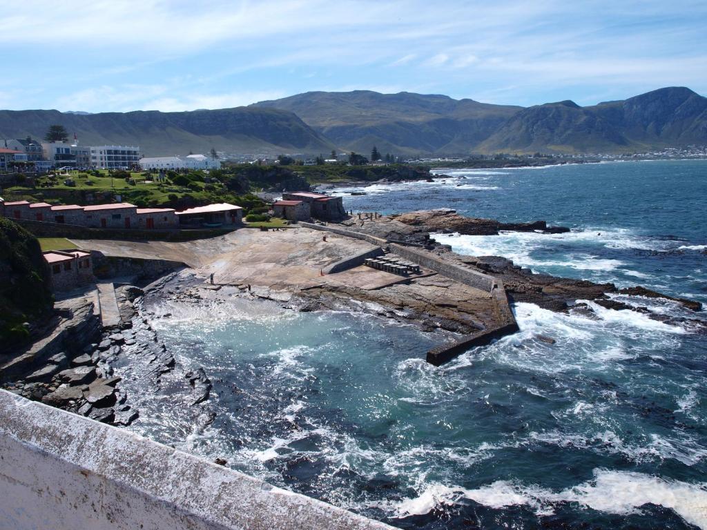 Bamboo Guest House Hermanus Exteriör bild